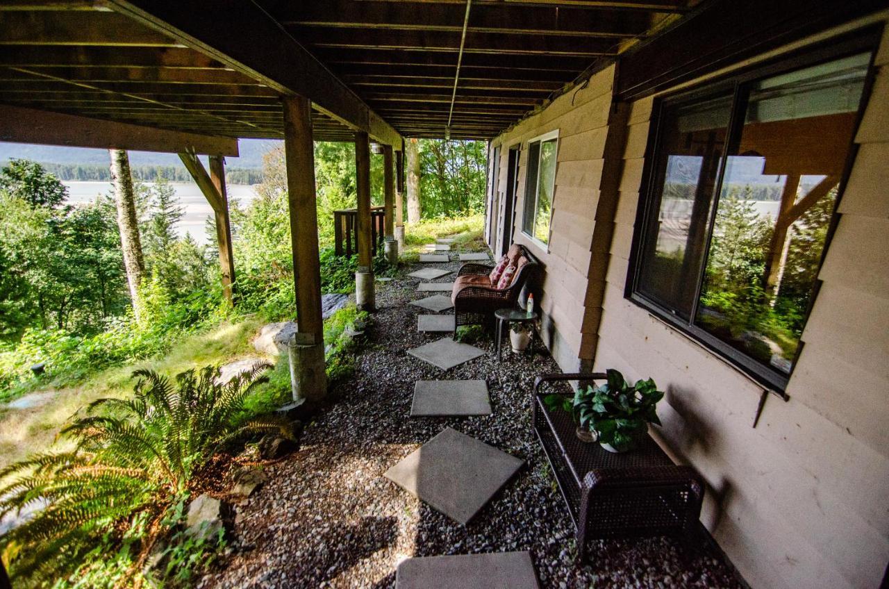 The Fraser River'S Edge B&B Lodge チリワック エクステリア 写真