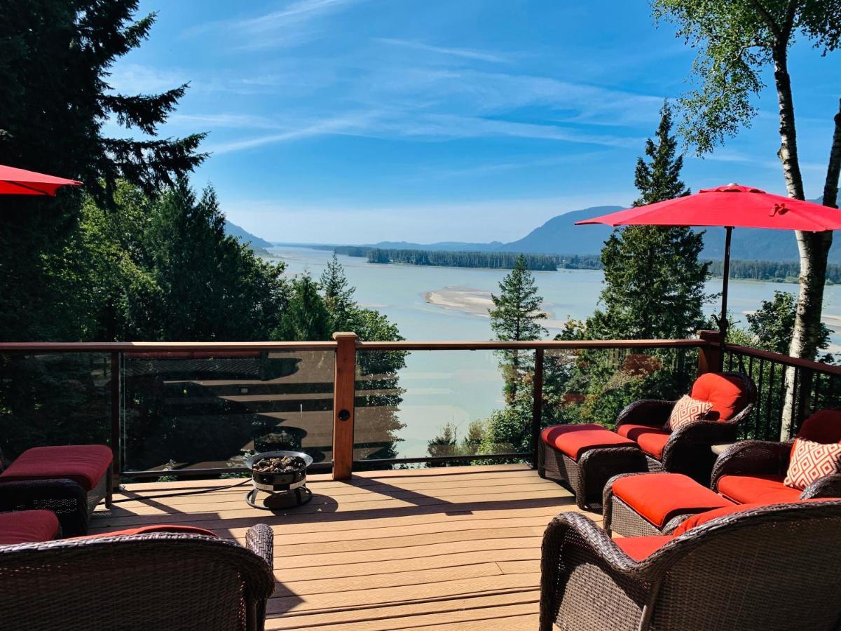 The Fraser River'S Edge B&B Lodge チリワック エクステリア 写真