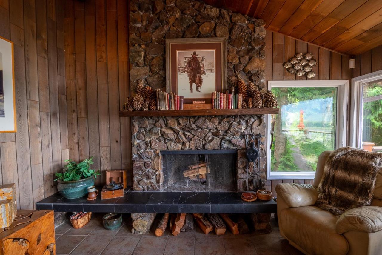 The Fraser River'S Edge B&B Lodge チリワック エクステリア 写真