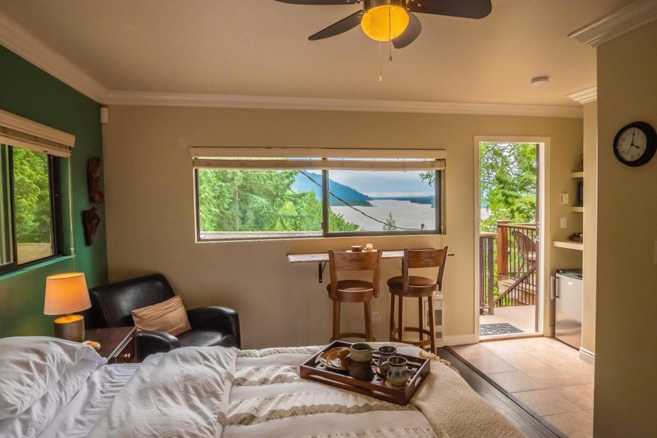 The Fraser River'S Edge B&B Lodge チリワック エクステリア 写真