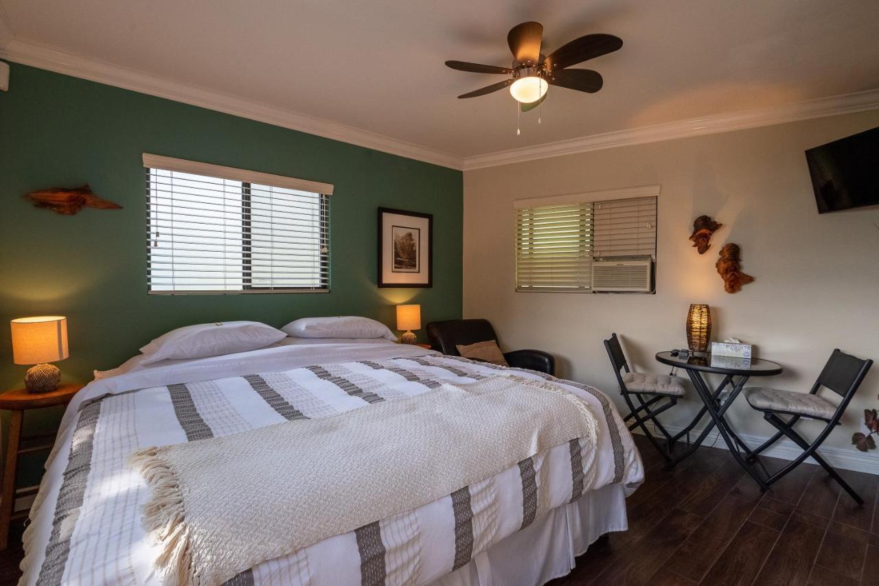 The Fraser River'S Edge B&B Lodge チリワック エクステリア 写真