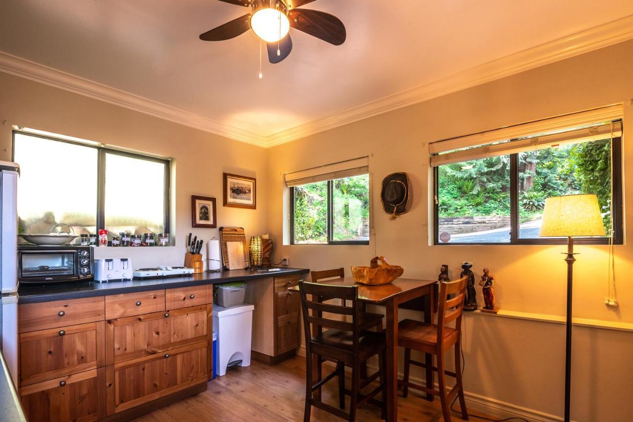 The Fraser River'S Edge B&B Lodge チリワック エクステリア 写真