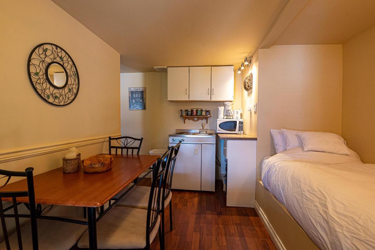 The Fraser River'S Edge B&B Lodge チリワック エクステリア 写真