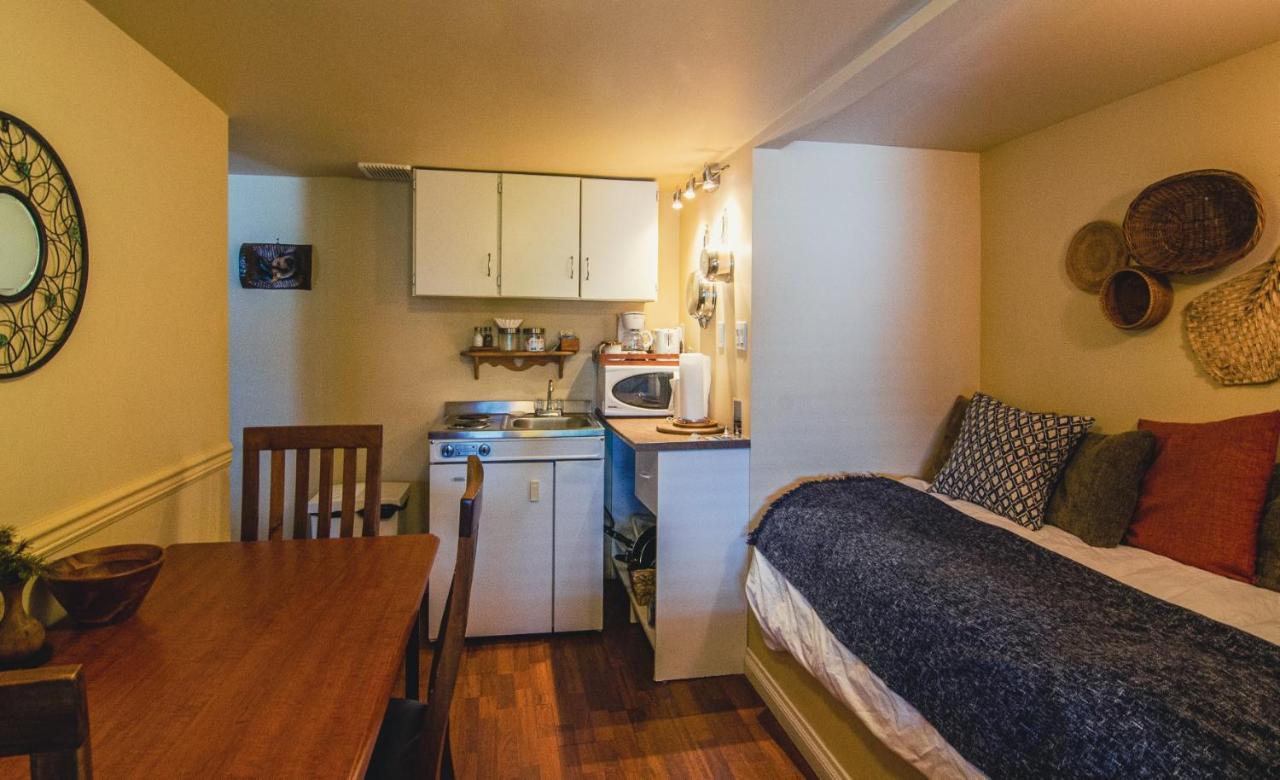 The Fraser River'S Edge B&B Lodge チリワック エクステリア 写真