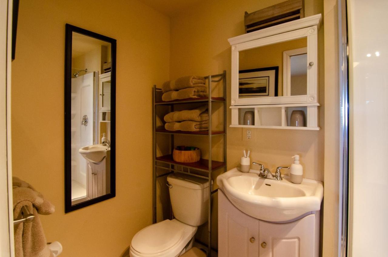 The Fraser River'S Edge B&B Lodge チリワック エクステリア 写真