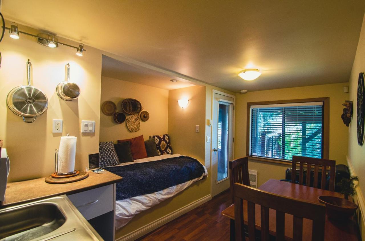 The Fraser River'S Edge B&B Lodge チリワック エクステリア 写真